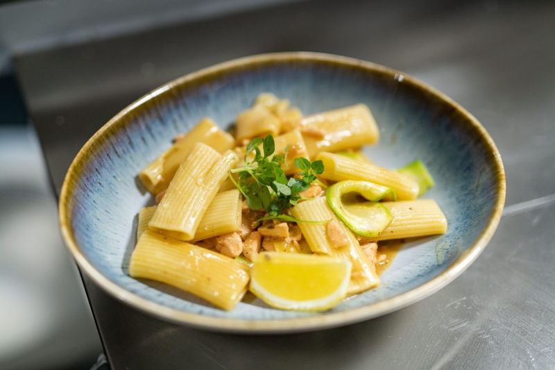 Paris: 3-Course Italian Meal Seine Cruise - Drinks on Board: Water Included, Wine Available