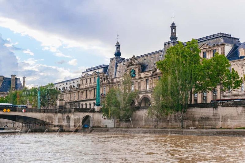 Paris: 3-Course Italian Meal Seine Cruise - The Seine Route: Eiffel Tower, Notre-Dame, and Paris Night Energy