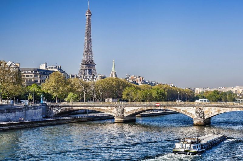 Paris: 3-Course Lunch Cruise on the River Seine - Your 3-Course Lunch: What’s Actually Included