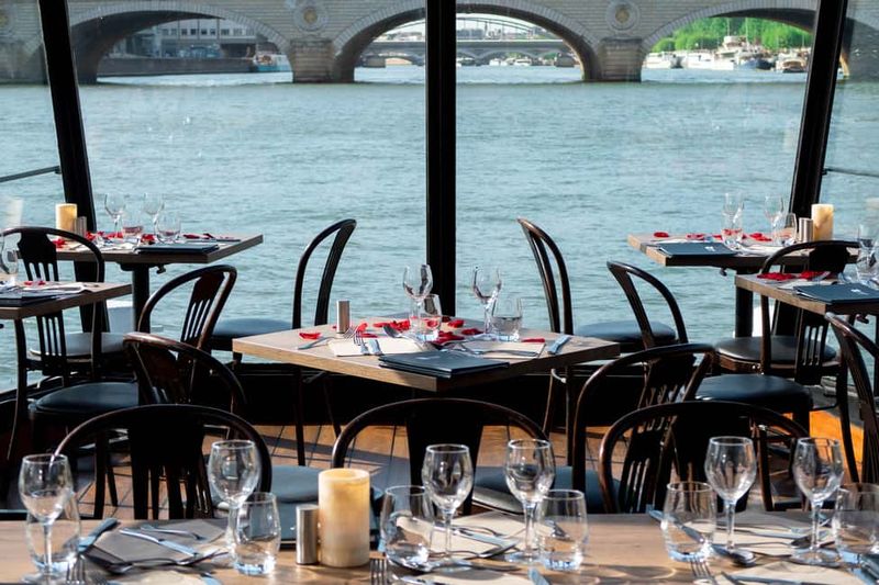 Paris: 3-Course Lunch Cruise on the River Seine - Vegetarian Options and Extra Menu Choices