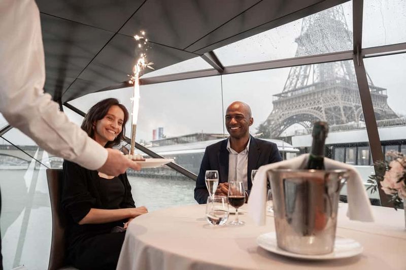 Paris: 4-Course Dinner Cruise on Seine River with Live Music - The Route Through Paris: From Bridges to the Sparkling Eiffel Tower