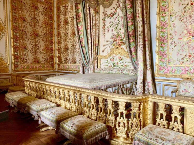 Paris and Versailles Palace: Full day private guided Tour - The Itinerary: What to Expect from Start to Finish