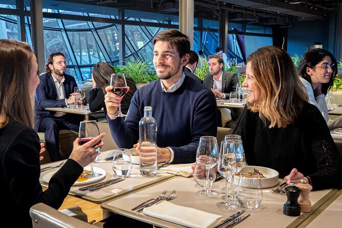 Paris by Rail - Sightseeing Bus and Eiffel Tower Champagne Lunch - What the Reviews Say