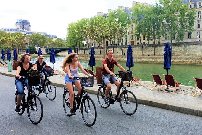 Paris: Charming Nooks and Crannies Bike Tour - The Balance of Highlights and Hidden Gems