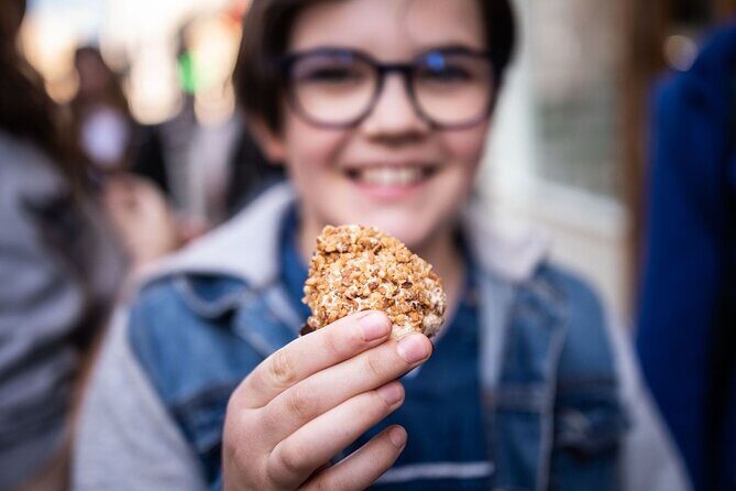 Paris Christmas Market & Chocolate Private Tour with Local Guide - Exploring the Paris Christmas Market & Chocolate Private Tour with a Local Guide