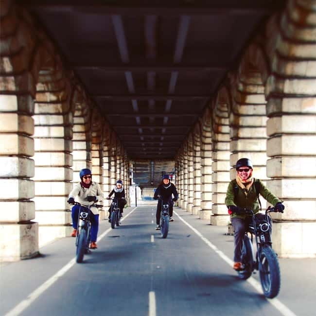 Paris: City Highlights Private Electric Bike Tour - Key Points