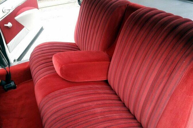 Paris City Tour 2h00 Citroën DS Vintage with Open Roof - Analyzing the Value