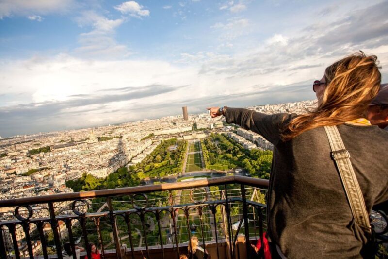 Paris: City Tour by Bus with Eiffel Tower & Optional Summit - What’s Not Included