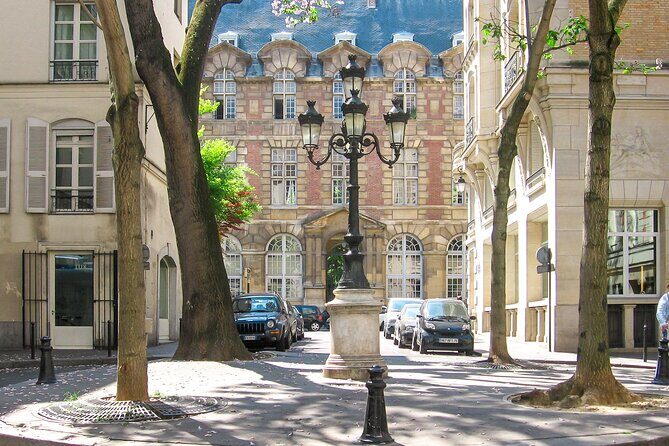 Paris Conversational French Language Class at Famed Café de Flore - Setting the Scene: What to Expect from the Tour
