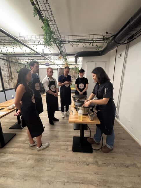 Paris: Crêpe and Galette Making Workshop with Cider - Key Points