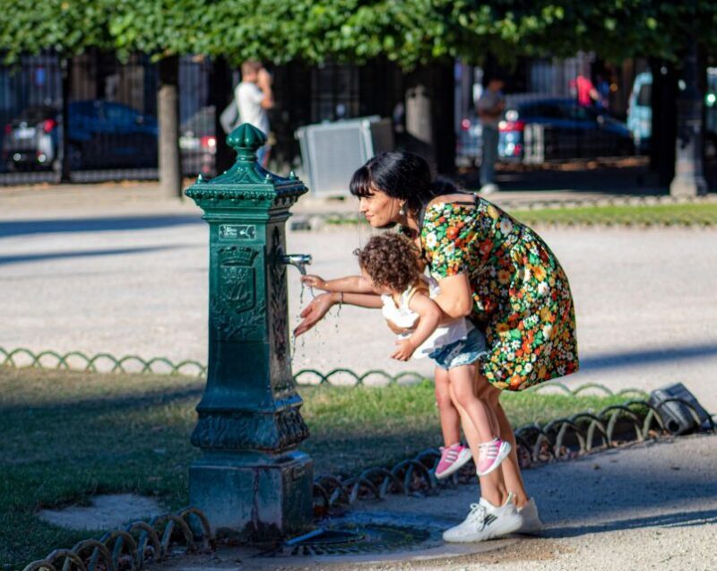 Paris: Customizable Child-Friendly Tour with Private Guide - Key Points