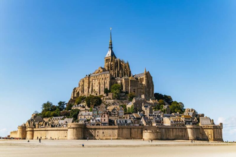 Paris: D-Day Landmarks and Mont Saint-Michel Guided Tour - Exploring the Normandy Coast and Mont Saint-Michel in One Day