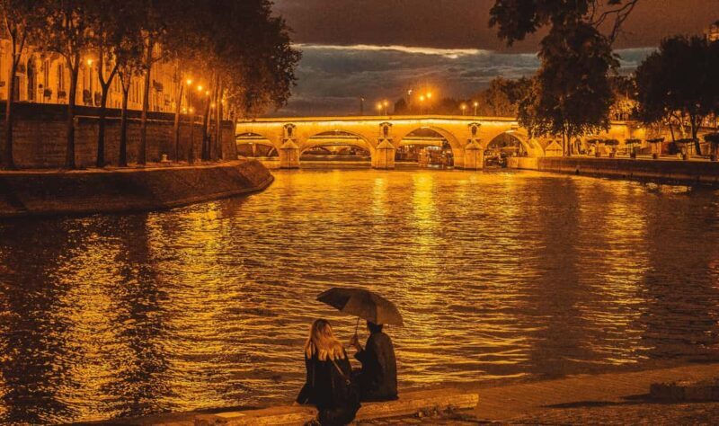 Paris: Darkest Tales,A Night of Secrets & Legendary Bar Tour - Meeting Point & Starting Out