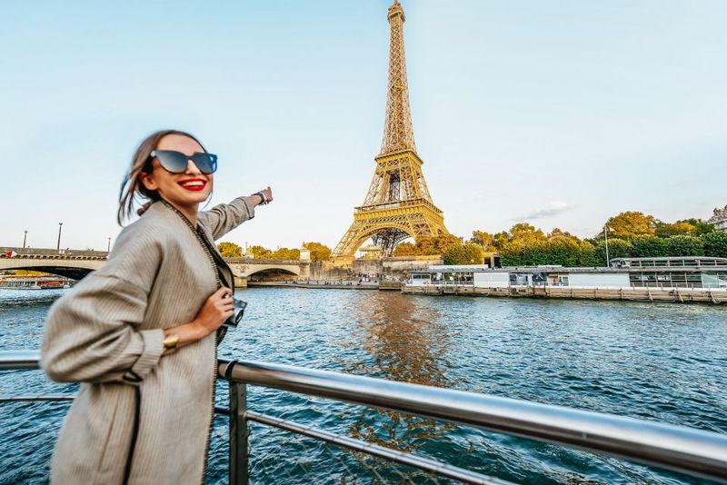 Paris: Day or Sunset Cruise with Drink, Ice Cream or Dessert - Timing and departures: summer vs winter frequency