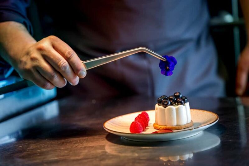 Paris: Dinner Cruise on the Seine and Eiffel Tower 2nd floor - The Sum Up