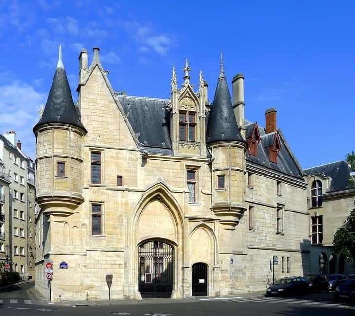 Paris: Discover the hidden architecture gems of Le Marais - What to Expect from the Tour