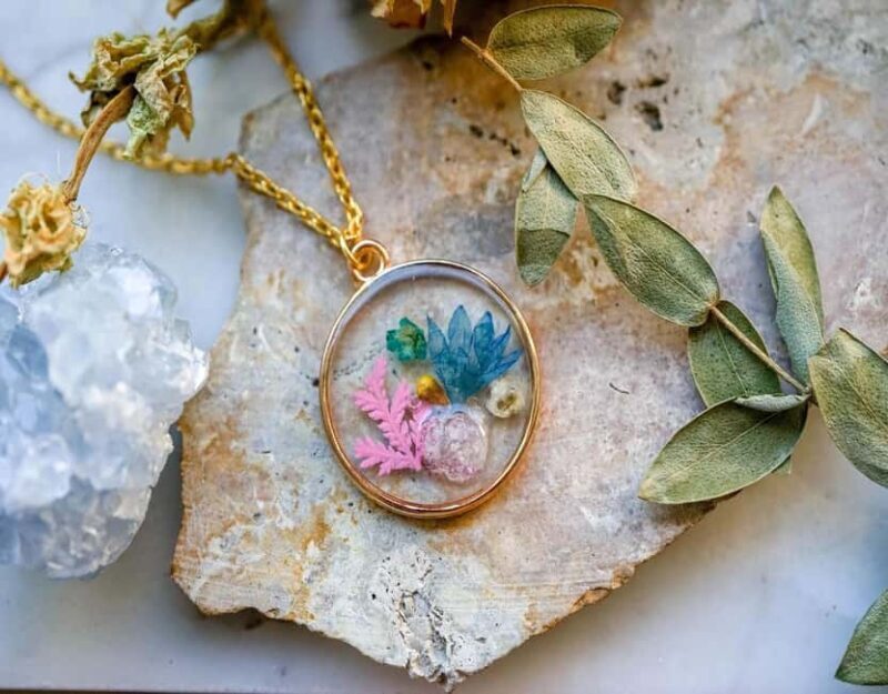 Paris: Duo Resin Jewelry Workshop (Necklace & Earrings) - The Value of the Price Point