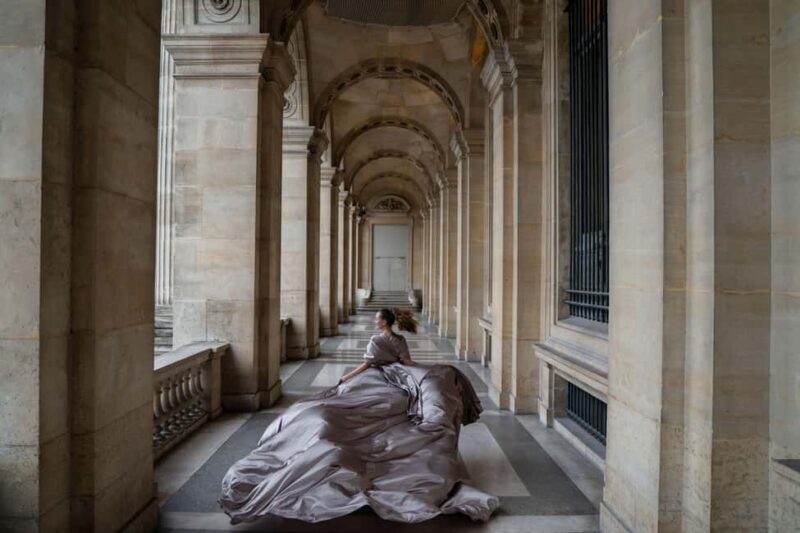 Paris: Eiffel Tower Flying-Dress Photoshoot jonadress - Practical Aspects to Keep in Mind