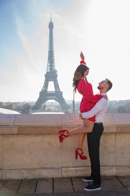 Paris: Eiffel Tower Photoshoot with a Professional - The Experience Itself: What to Expect