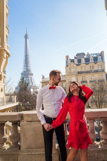 Paris: Eiffel Tower Photoshoot with a Professional - Who Should Book This?