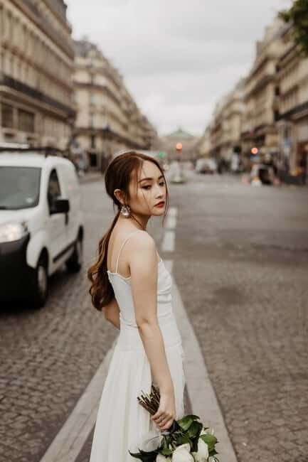 Paris: Eiffel Tower Photoshoot with Online Gallery - What Makes This Experience Stand Out