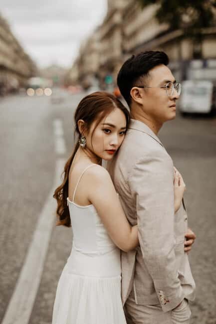 Paris: Eiffel Tower Photoshoot with Online Gallery - The Reality of the Photoshoot