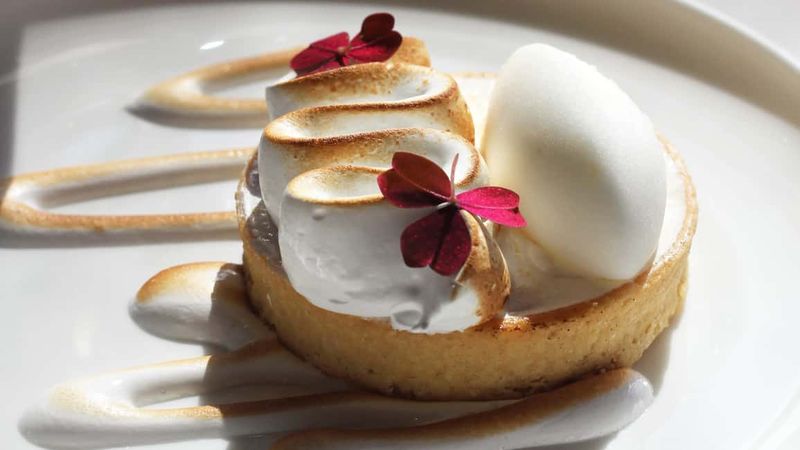 Paris: Elegant Dinner with Drinks in the Eiffel Tower - Dress Code and Rules: What You Need to Know Before You Go