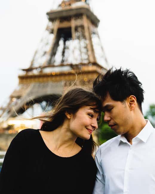 Paris: Evening River Cruise with Champagne & Food tasting - Key Points