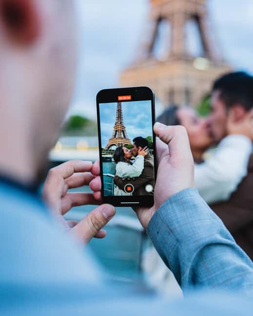 Paris: Evening River Cruise with Champagne & Food tasting - The Experience in Detail