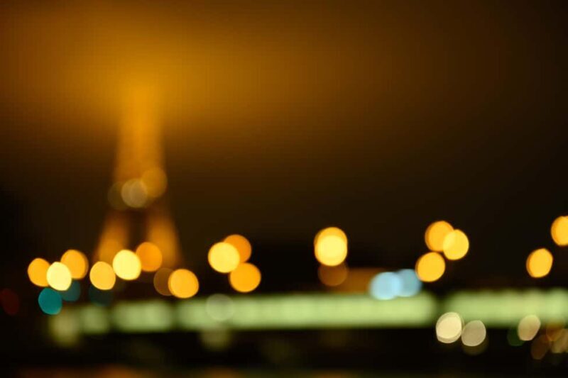 Paris: Experience the magic of Christmas on a walk with a pro photographer - Key Points