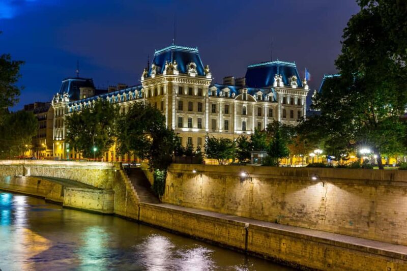 Paris: Ghosts, Legends & Mysteries Evening Walking Tour - An In-Depth Look at the Tour Experience