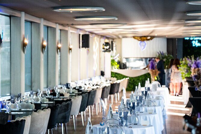 Paris Gourmet Dinner Seine River Cruise with Singer and DJ Set - The Food and Drink