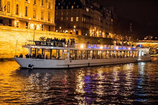 Paris Gourmet Dinner Seine River Cruise with Singer and DJ Set - FAQ