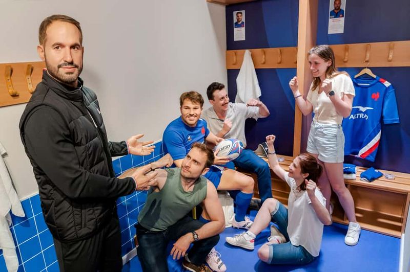 Paris: Grévin Wax Museum Ticket - Getting In: Security, Check-In, and Lines