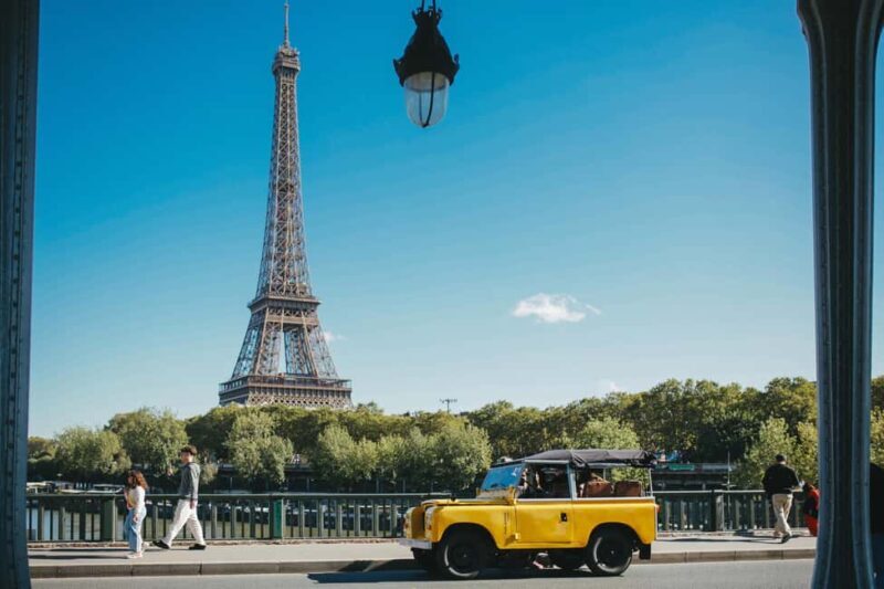 Paris: Guided Tour in a Vintage Land Rover - Key Points