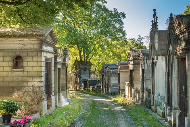 Paris: Haunted Père Lachaise Cemetery Guided Tour - Value for Money and Practical Tips