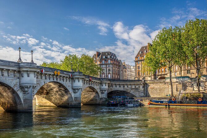 Paris Historic Islands Walk: Seine, Notre Dame & Louvre Views - A Closer Look at the Paris Historic Islands Walk