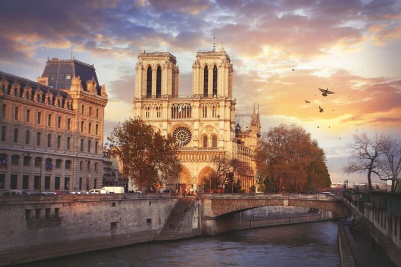 Paris Icons Express Tour - Notre-Dame to Louvre. Small group - The Real Value of This Tour