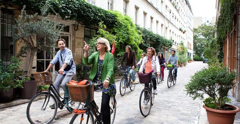 Paris: Ile de la Cité and Marais Guided Food Tour by Bike - Key Points