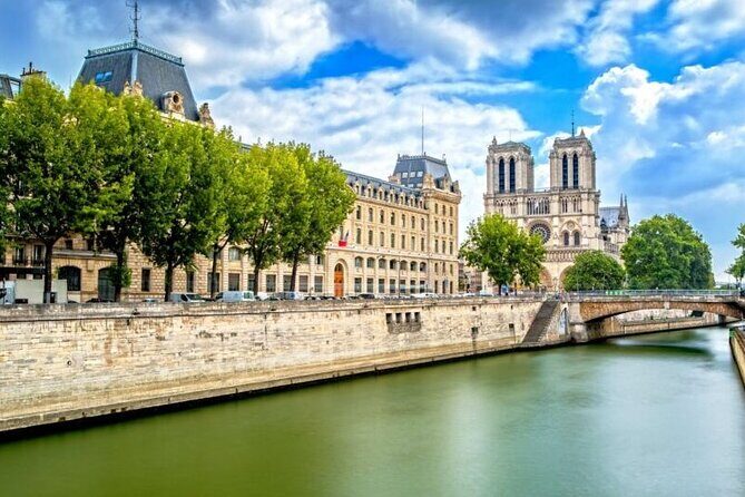 Paris Ile-de-la-Cité Walking Tour: Max 6 People Group or Private - FAQs