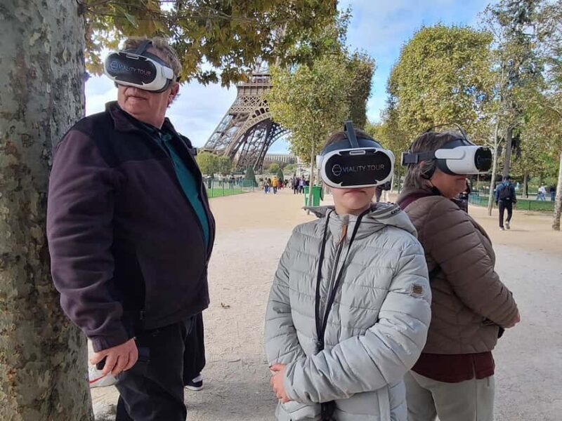Paris : Immersive Eiffel Tower tour with virtual reality - Who Would Enjoy This?