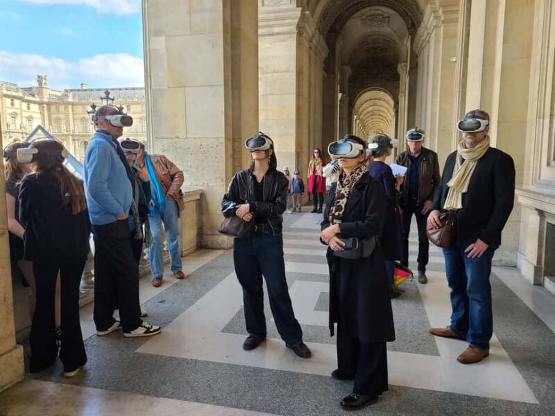 Paris: Immersive Louvre Tour with Virtual Reality - The Virtual Reality Experience