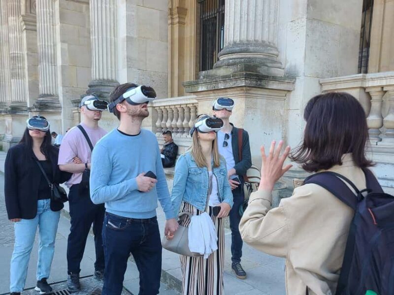 Paris: Immersive Louvre Tour with Virtual Reality - The Guided Element