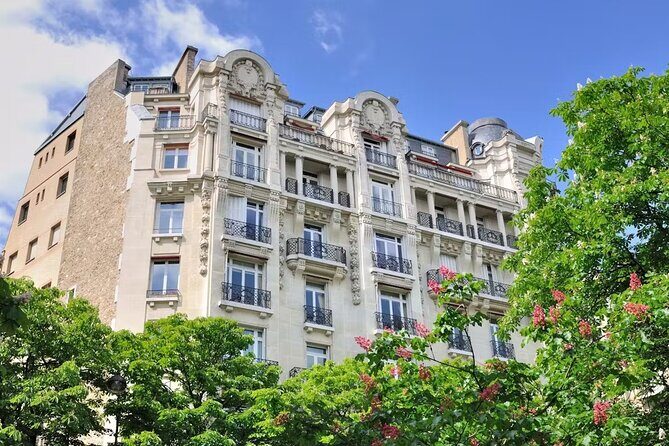 Paris Insider's Small Group Tour with Seine Sightseeing Cruise - FAQs