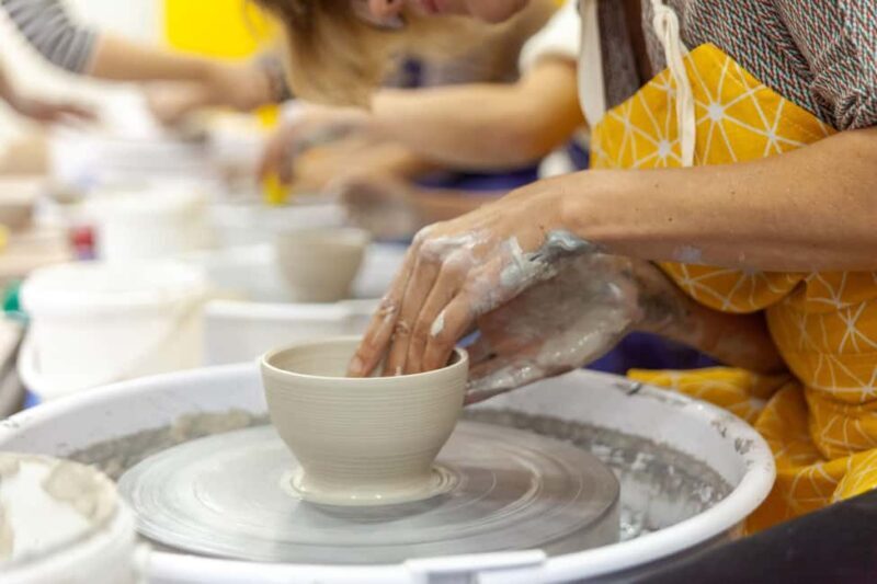Paris: Introduction to ceramic pottery wheel throwing (2.5 hours) - Key Points