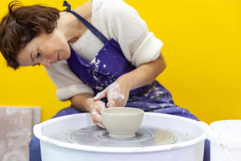 Paris: Introduction to ceramic pottery wheel throwing (2.5 hours) - What to Expect from the Workshop