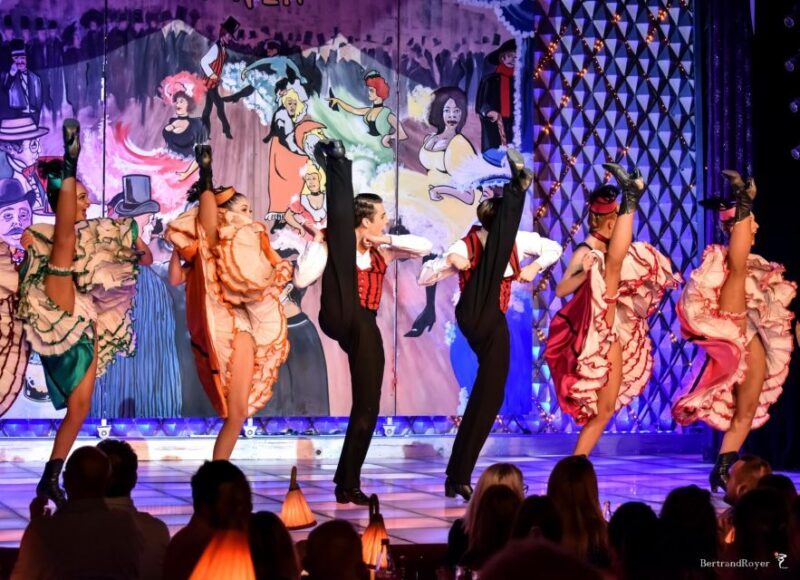 Paris: La Nouvelle Eve Cabaret Show with Champagne - The Pros & Cons