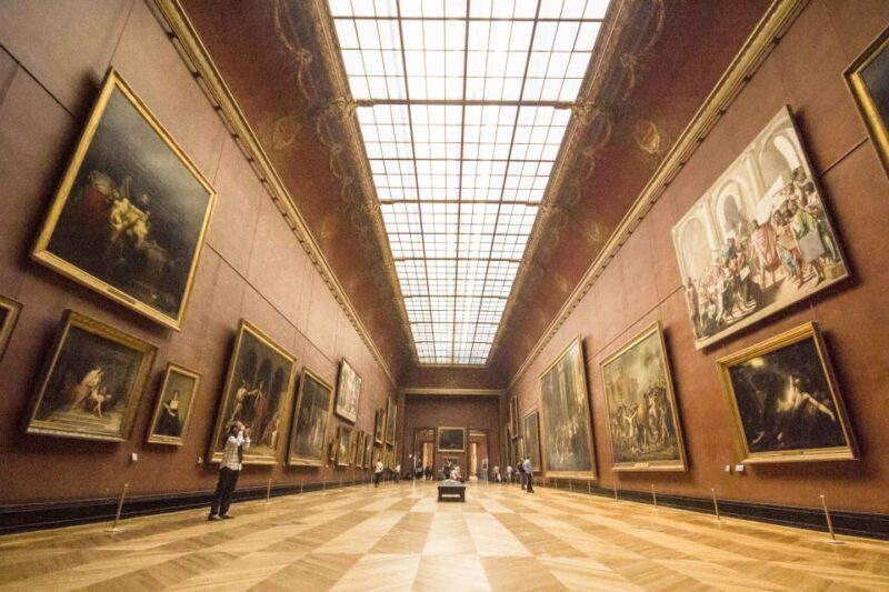 Paris Louvre: 2-Hour Private Tour for Groups or Families - Group Size and Comfort