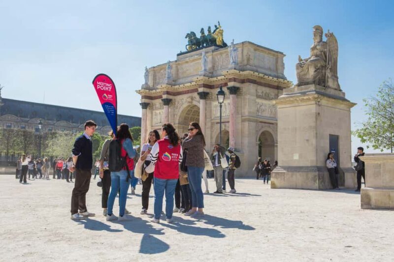 Paris: Louvre Museum Access with Host and Hop-On Hop-Off Bus - In The Sum Up