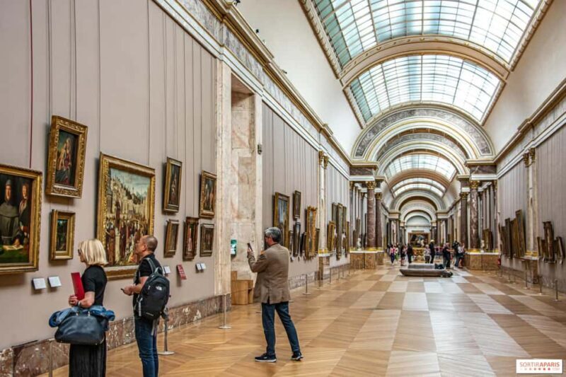 Paris: Louvre Museum Entry Ticket with Guided Tour - A Closer Look at the Experience